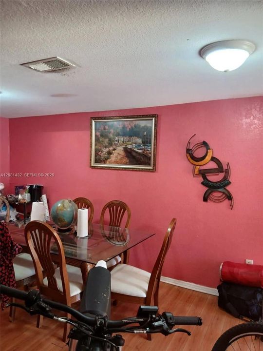 En Venta: $260,000 (3 camas, 1 baños, 1523 Pies cuadrados)