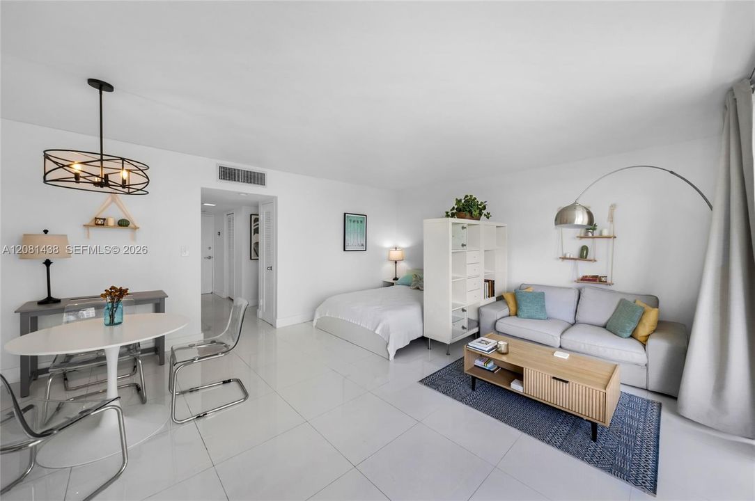 For Rent: $3,000 (0 beds, 1 baths, 543 Square Feet)