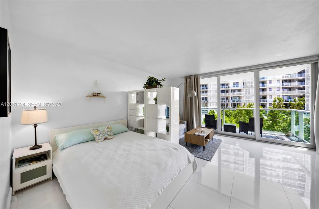For Rent: $3,000 (0 beds, 1 baths, 543 Square Feet)