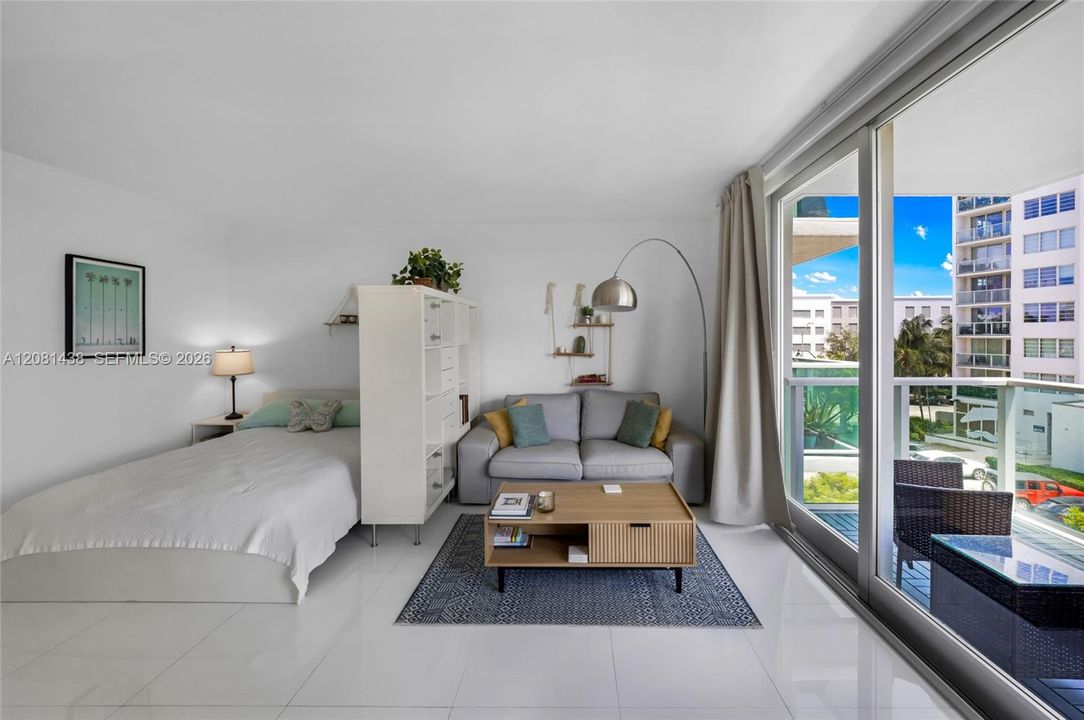 For Rent: $3,000 (0 beds, 1 baths, 543 Square Feet)