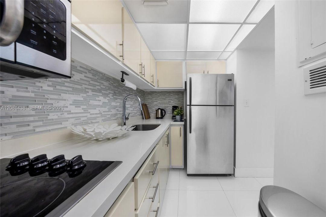 For Rent: $3,000 (0 beds, 1 baths, 543 Square Feet)