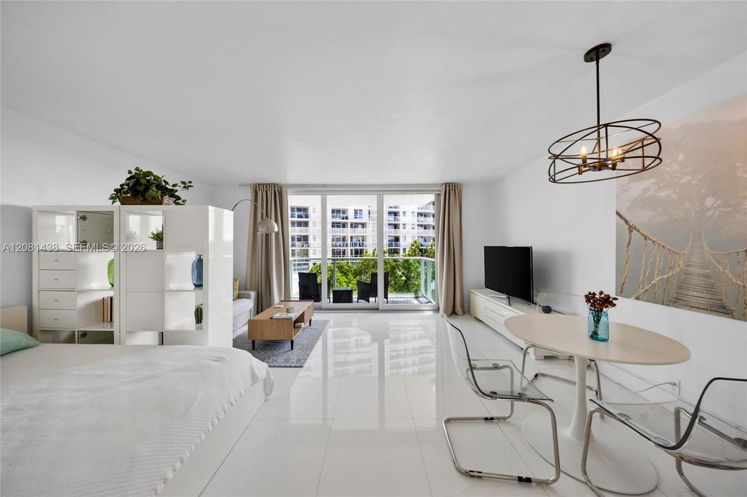 For Rent: $3,000 (0 beds, 1 baths, 543 Square Feet)