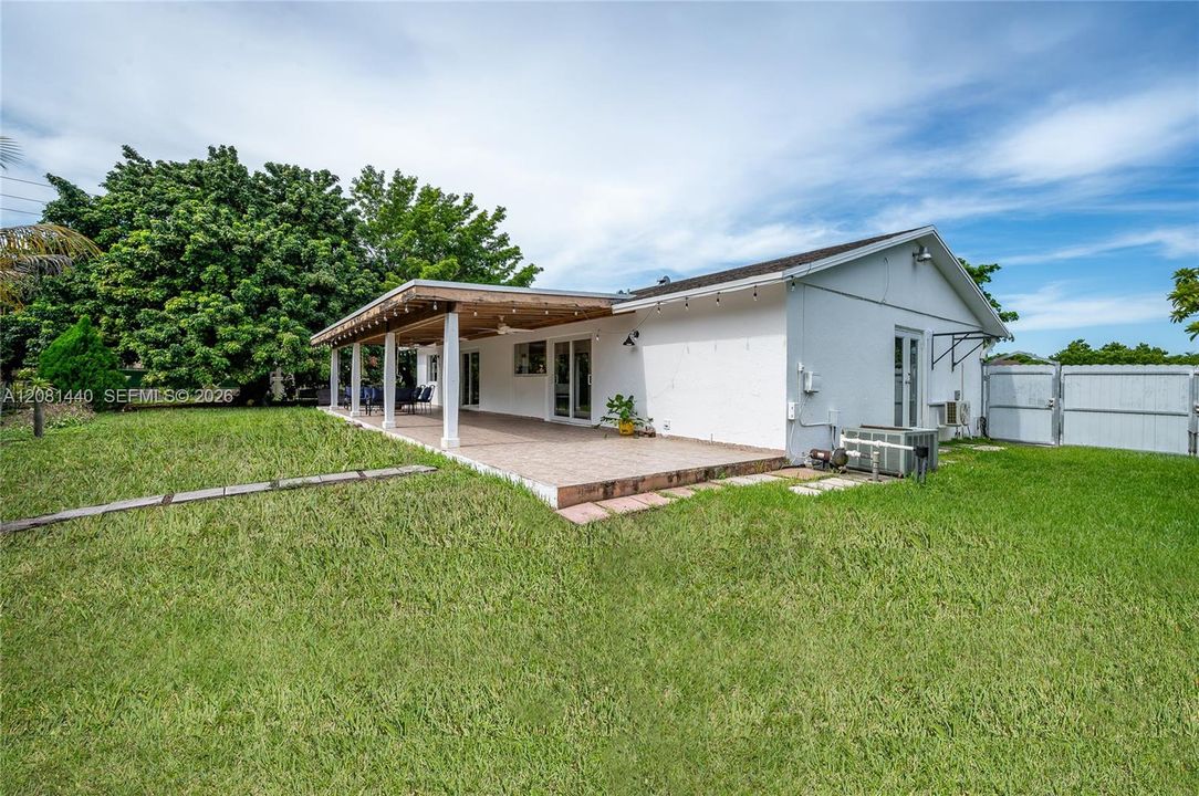 For Sale: $797,000 (4 beds, 2 baths, 1343 Square Feet)