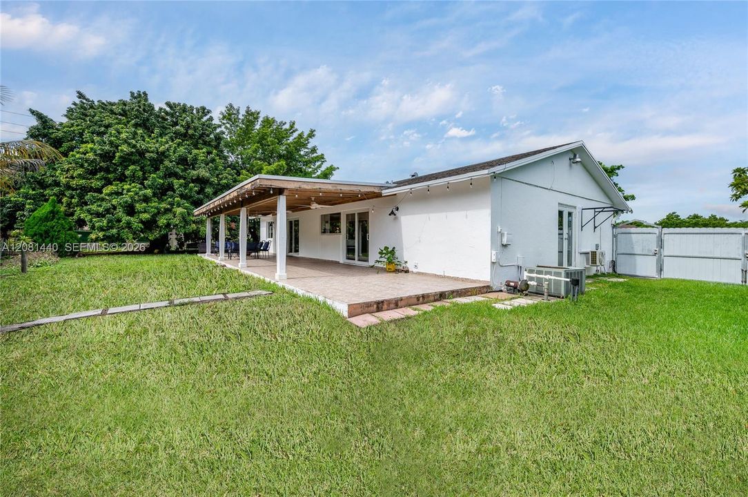 For Sale: $797,000 (4 beds, 2 baths, 1343 Square Feet)