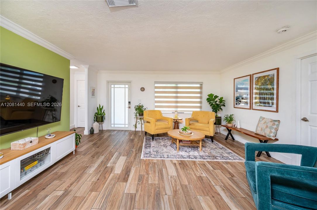 For Sale: $797,000 (4 beds, 2 baths, 1343 Square Feet)