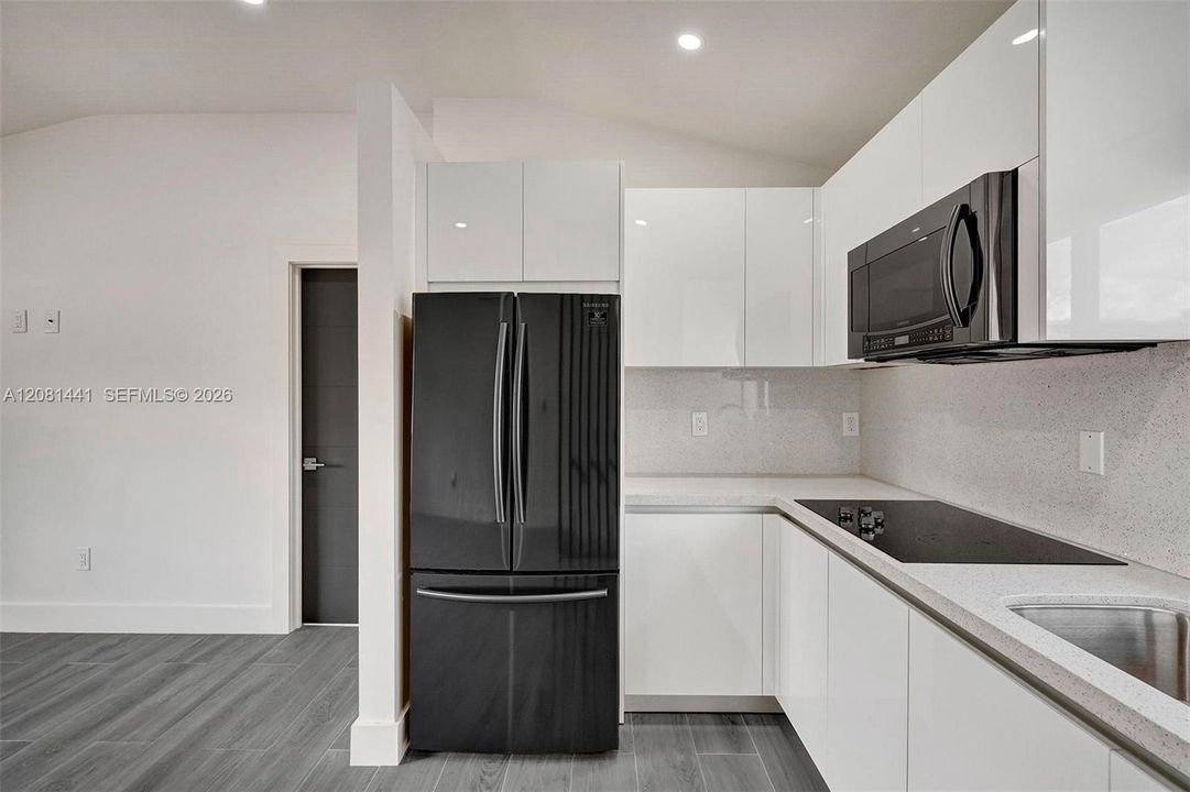 For Rent: $2,000 (1 beds, 1 baths, 0 Square Feet)