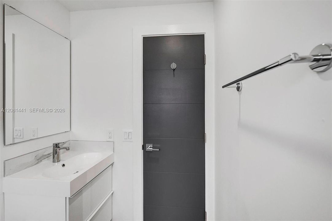 For Rent: $2,000 (1 beds, 1 baths, 0 Square Feet)