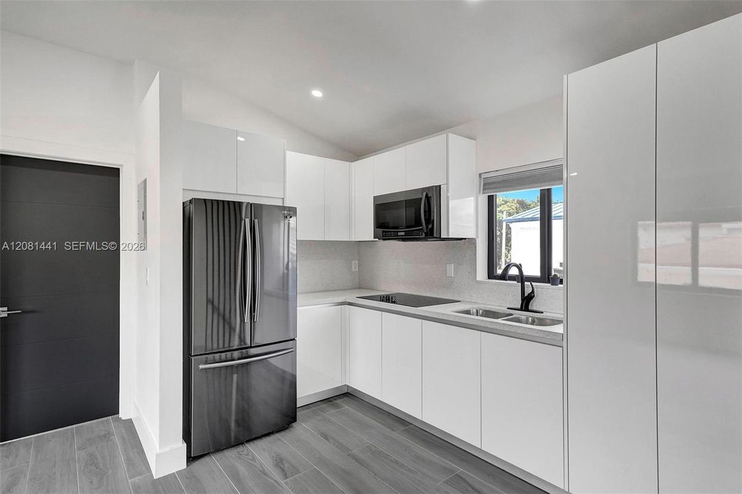 For Rent: $2,000 (1 beds, 1 baths, 0 Square Feet)