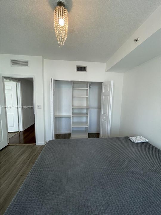 В аренду: $4,000 (3 спален, 2 ванн, 1318 Квадратных фут)