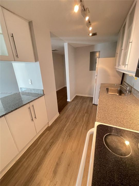 В аренду: $4,000 (3 спален, 2 ванн, 1318 Квадратных фут)