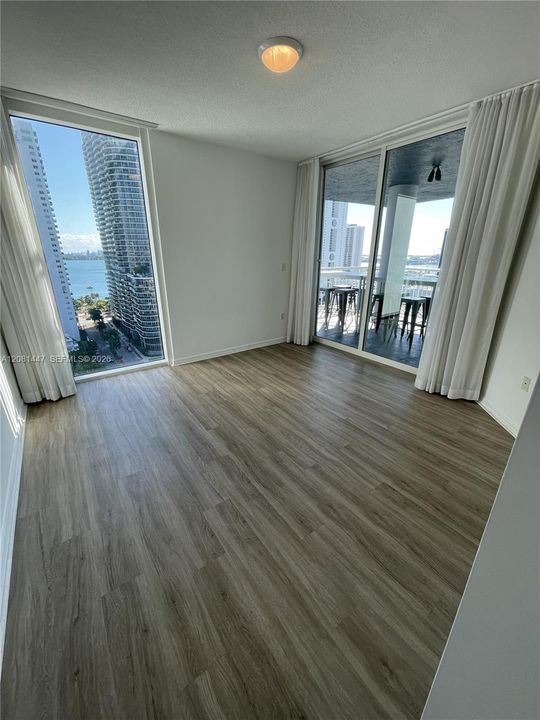 В аренду: $4,000 (3 спален, 2 ванн, 1318 Квадратных фут)