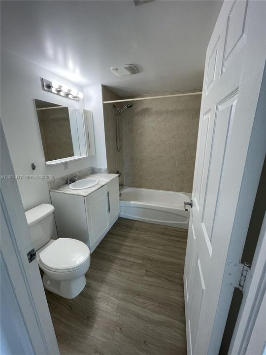 В аренду: $4,000 (3 спален, 2 ванн, 1318 Квадратных фут)