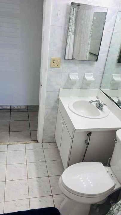 В аренду: $2,990 (3 спален, 1 ванн, 1015 Квадратных фут)