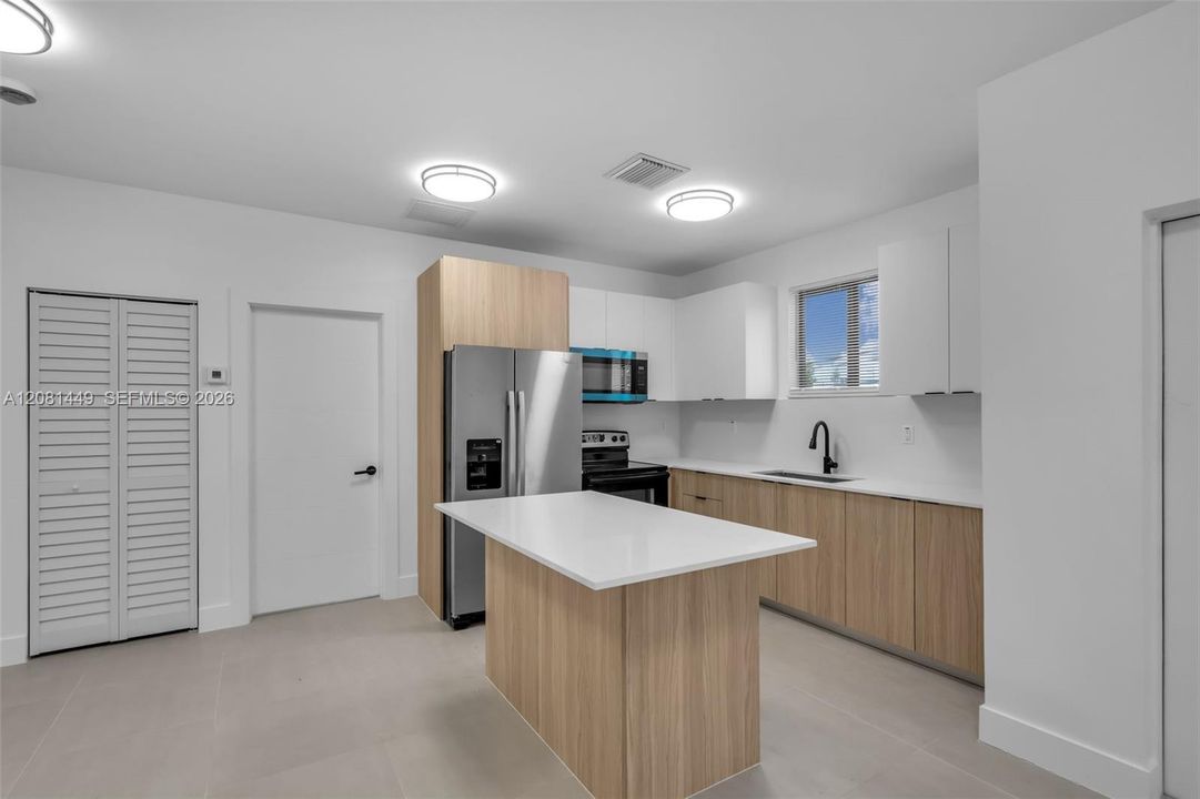 For Rent: $2,850 (3 beds, 2 baths, 1150 Square Feet)