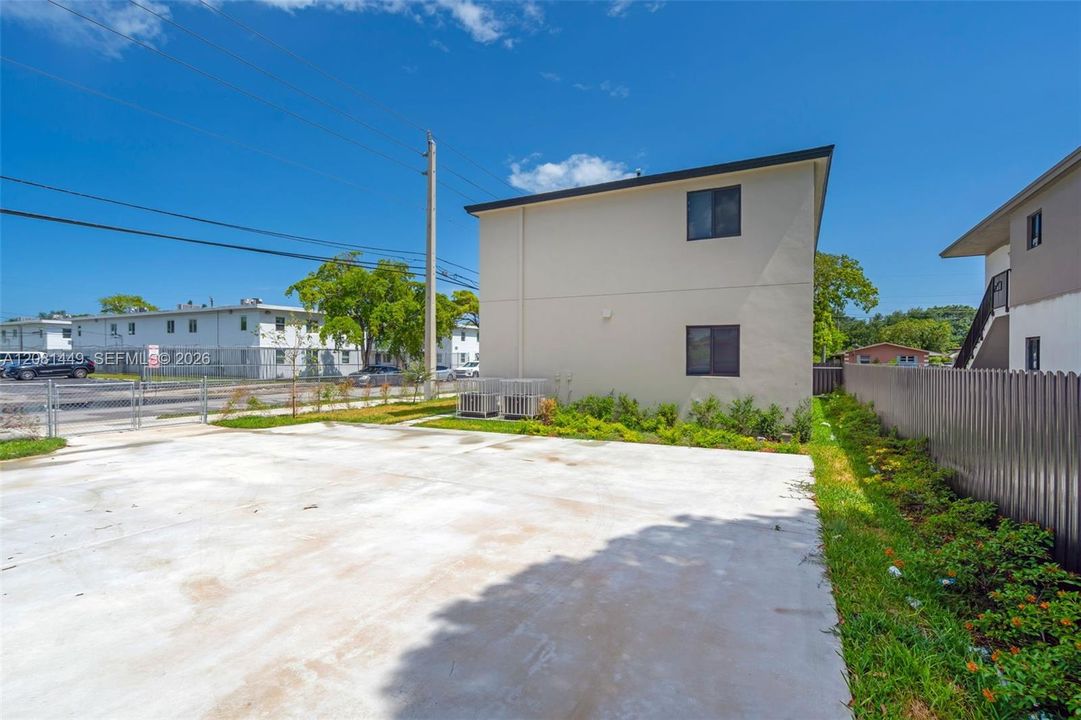 For Rent: $2,850 (3 beds, 2 baths, 1150 Square Feet)
