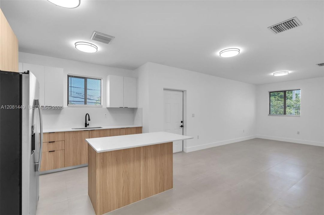 For Rent: $2,850 (3 beds, 2 baths, 1150 Square Feet)