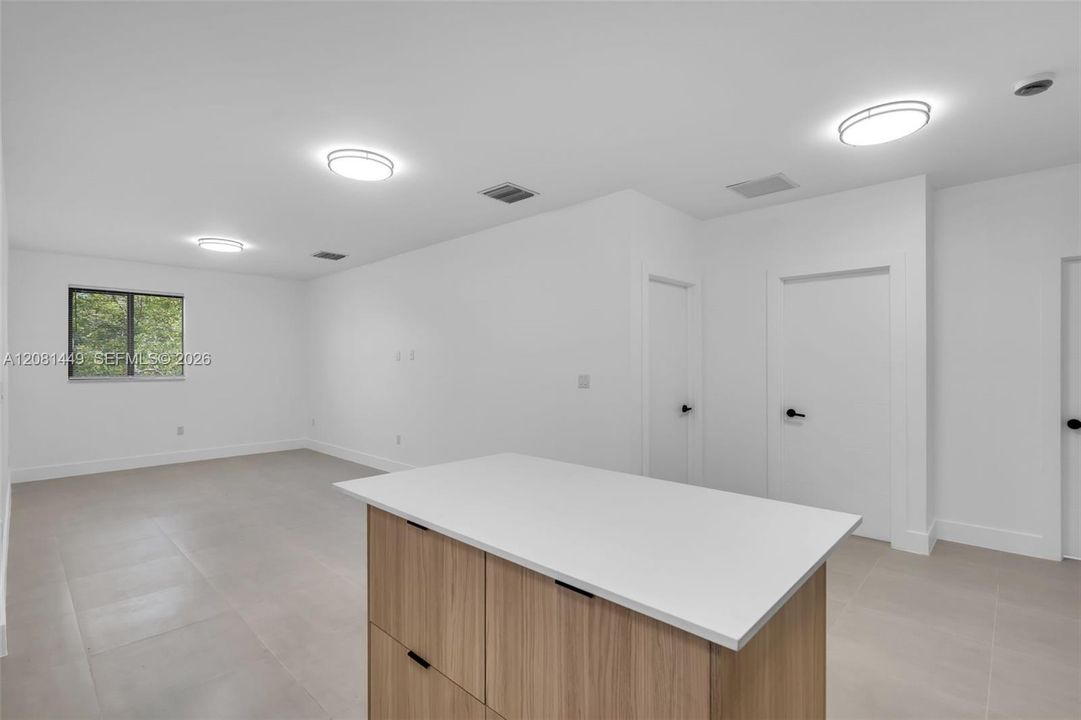 For Rent: $2,850 (3 beds, 2 baths, 1150 Square Feet)