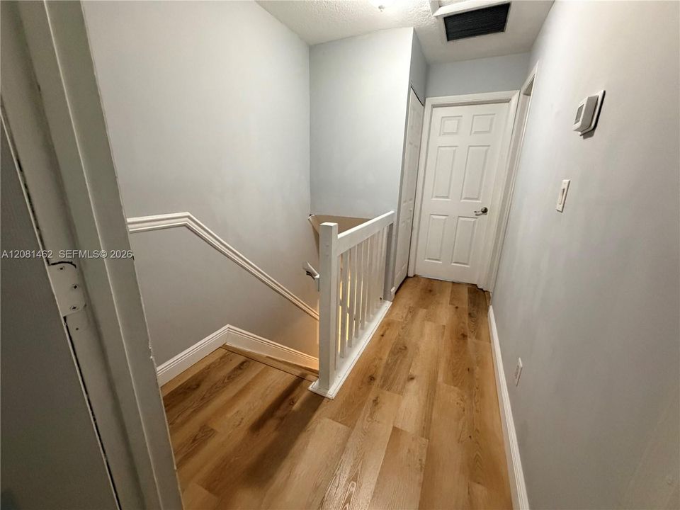В аренду: $2,600 (2 спален, 2 ванн, 1120 Квадратных фут)