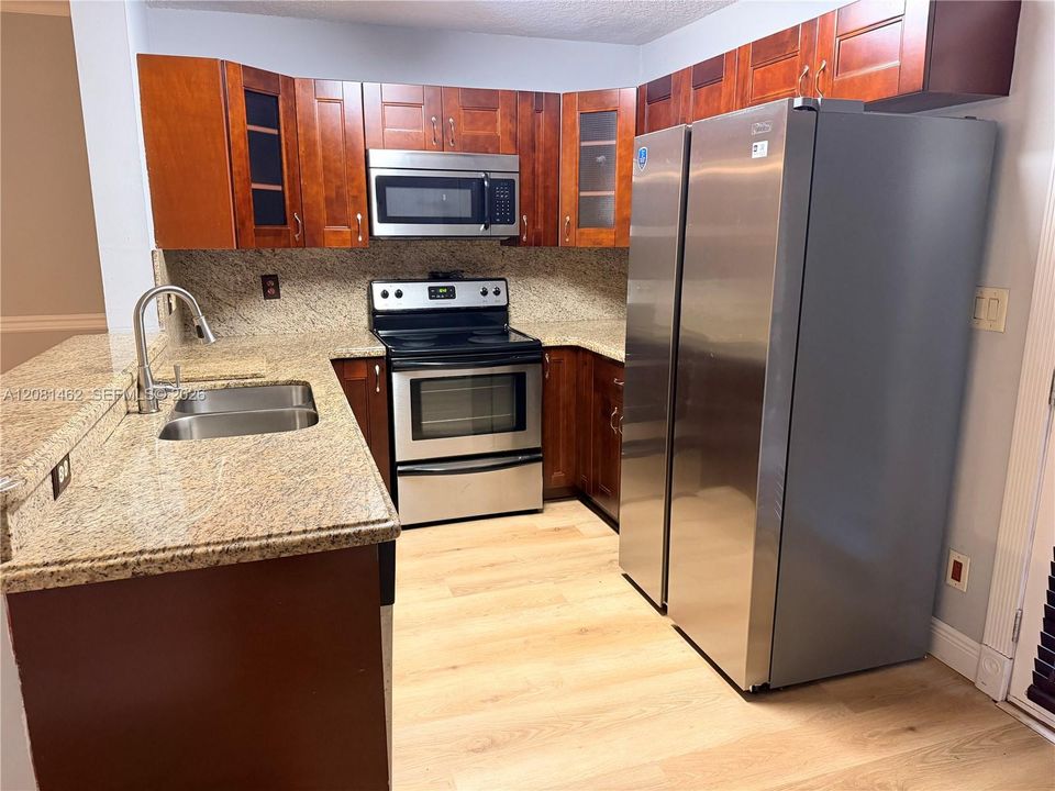 В аренду: $2,600 (2 спален, 2 ванн, 1120 Квадратных фут)