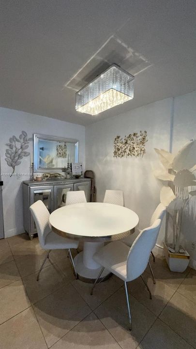 En Venta: $299,000 (2 camas, 1 baños, 801 Pies cuadrados)