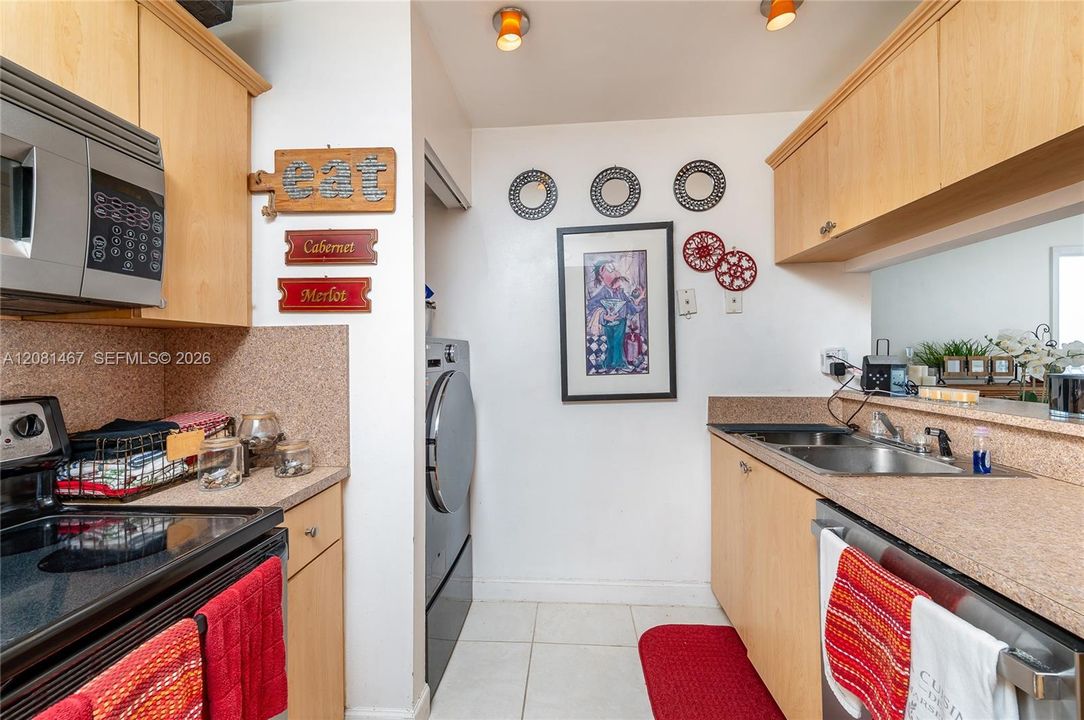 В аренду: $2,800 (2 спален, 2 ванн, 1030 Квадратных фут)