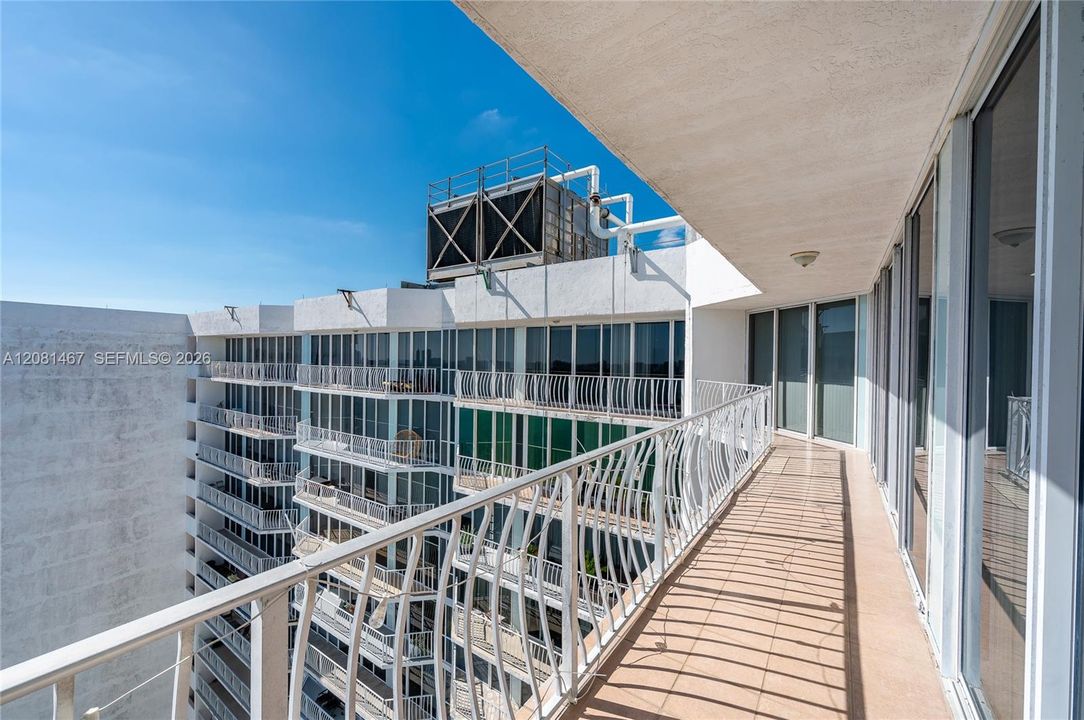 В аренду: $2,800 (2 спален, 2 ванн, 1030 Квадратных фут)