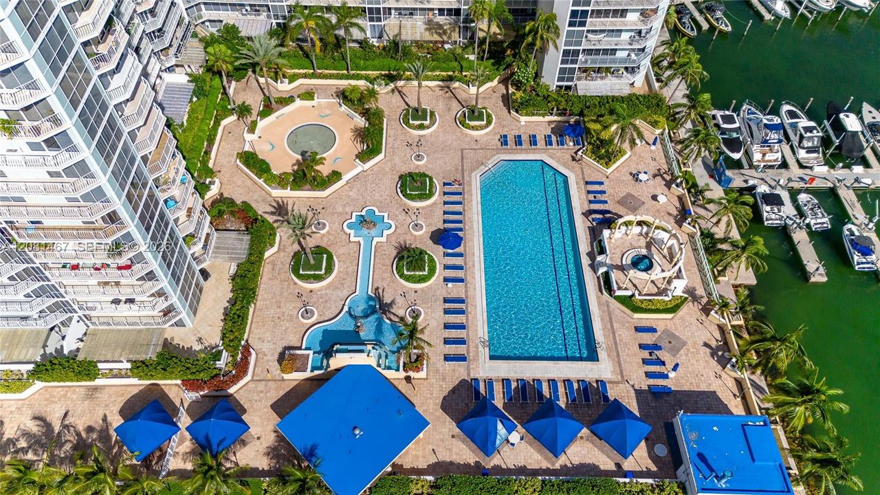 В аренду: $2,800 (2 спален, 2 ванн, 1030 Квадратных фут)