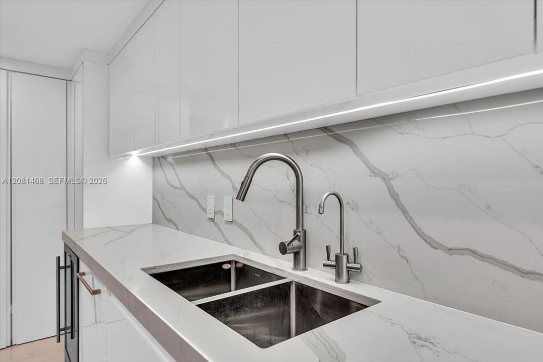 En Venta: $1,995,000 (3 camas, 2 baños, 1688 Pies cuadrados)