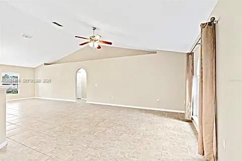 На продажу: $249,900 (3 спален, 2 ванн, 1693 Квадратных фут)