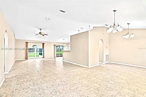 На продажу: $249,900 (3 спален, 2 ванн, 1693 Квадратных фут)