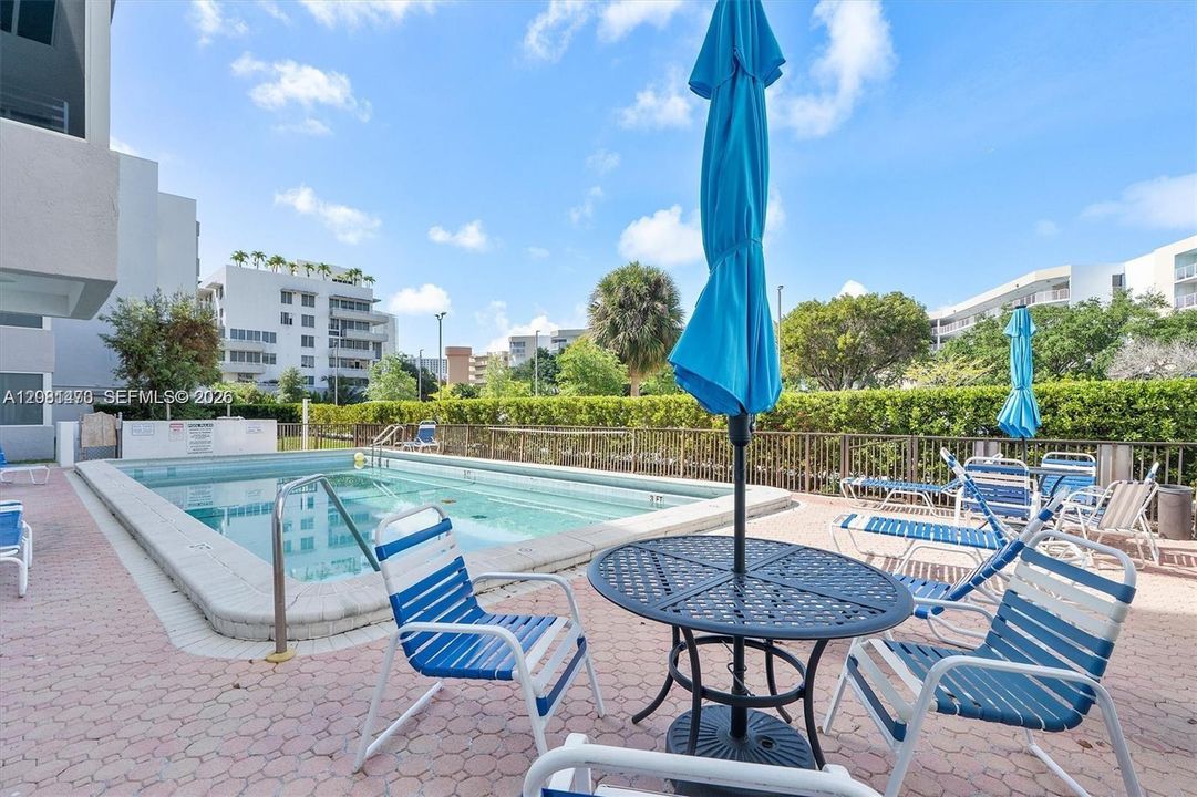 En Venta: $280,000 (2 camas, 2 baños, 937 Pies cuadrados)