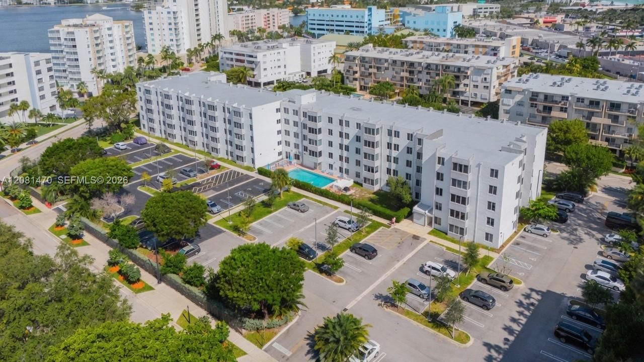 En Venta: $280,000 (2 camas, 2 baños, 937 Pies cuadrados)