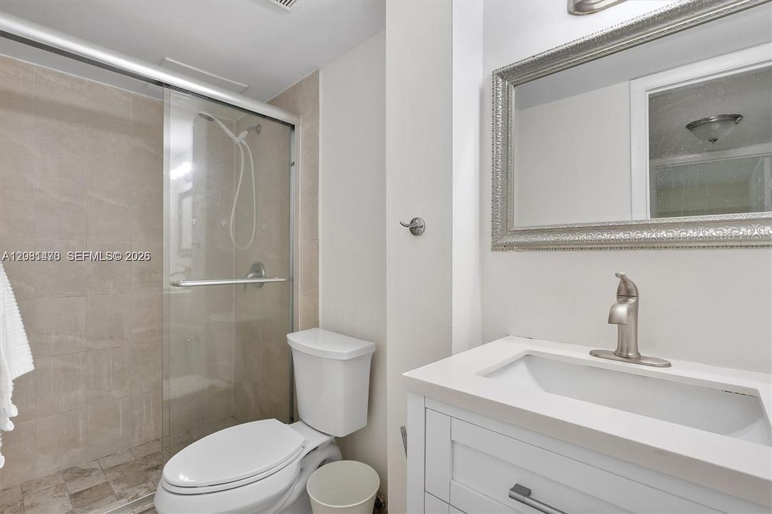 En Venta: $280,000 (2 camas, 2 baños, 937 Pies cuadrados)