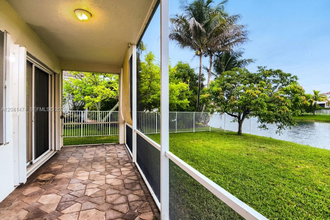Activo con contrato: $619,900 (4 camas, 2 baños, 1859 Pies cuadrados)