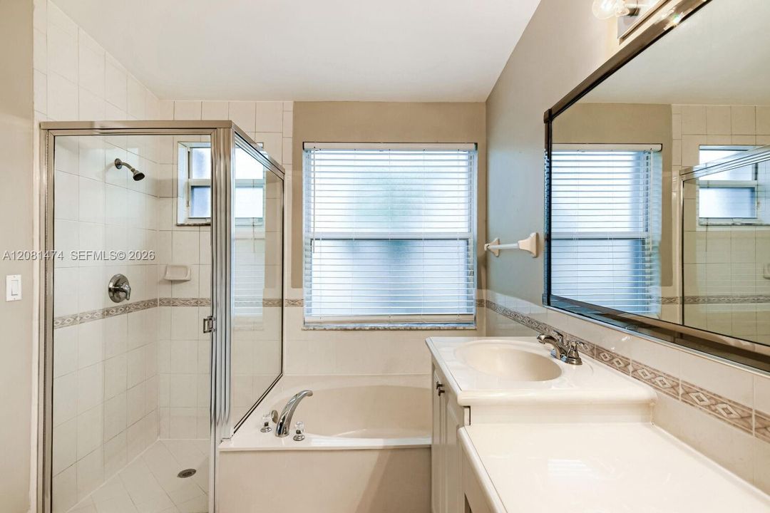 Activo con contrato: $619,900 (4 camas, 2 baños, 1859 Pies cuadrados)