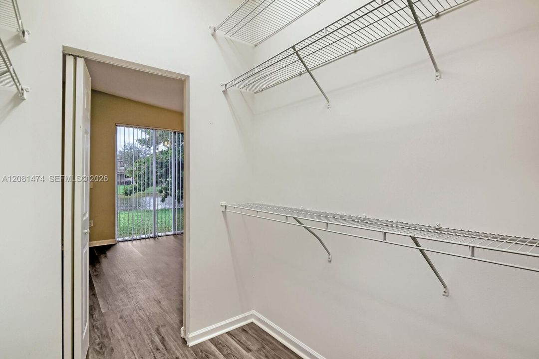 Activo con contrato: $619,900 (4 camas, 2 baños, 1859 Pies cuadrados)