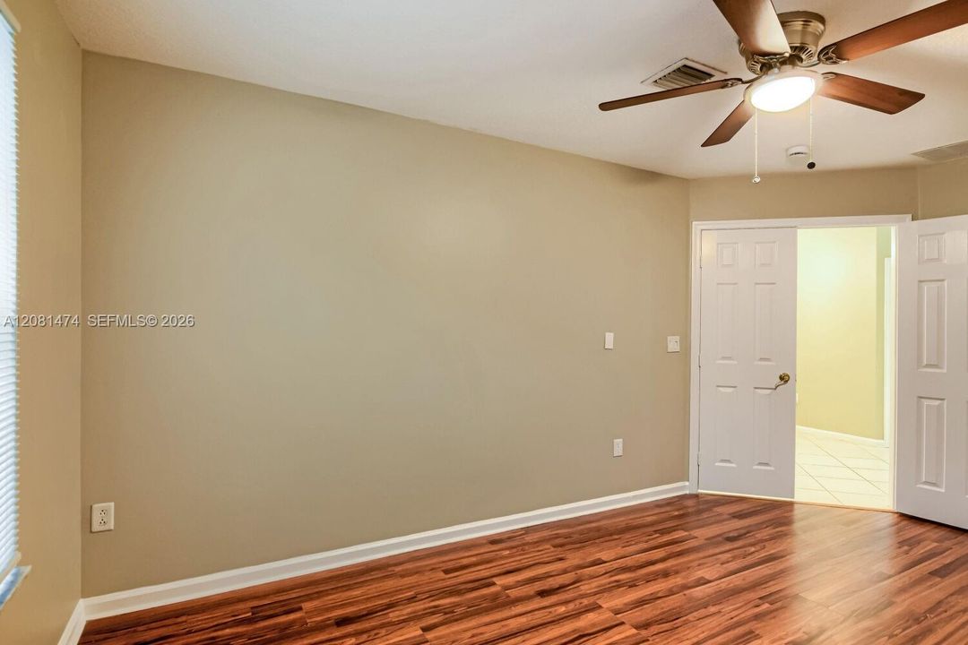Activo con contrato: $619,900 (4 camas, 2 baños, 1859 Pies cuadrados)