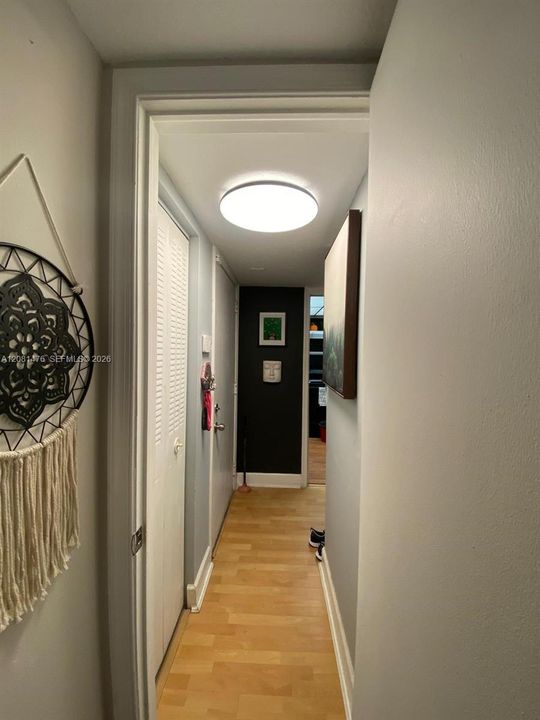 For Rent: $1,995 (1 beds, 1 baths, 690 Square Feet)