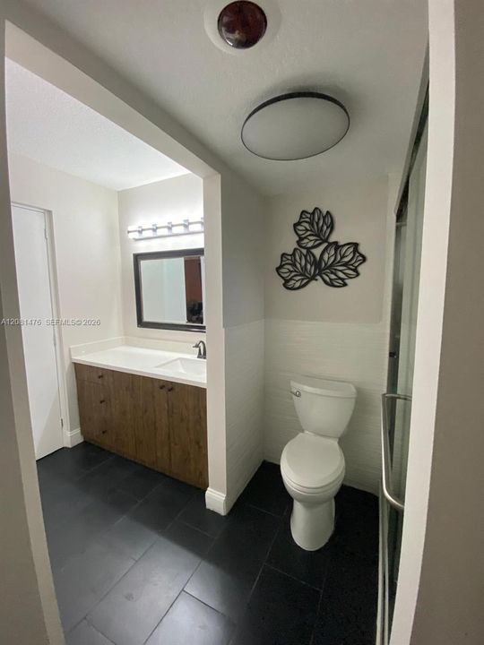 For Rent: $1,995 (1 beds, 1 baths, 690 Square Feet)