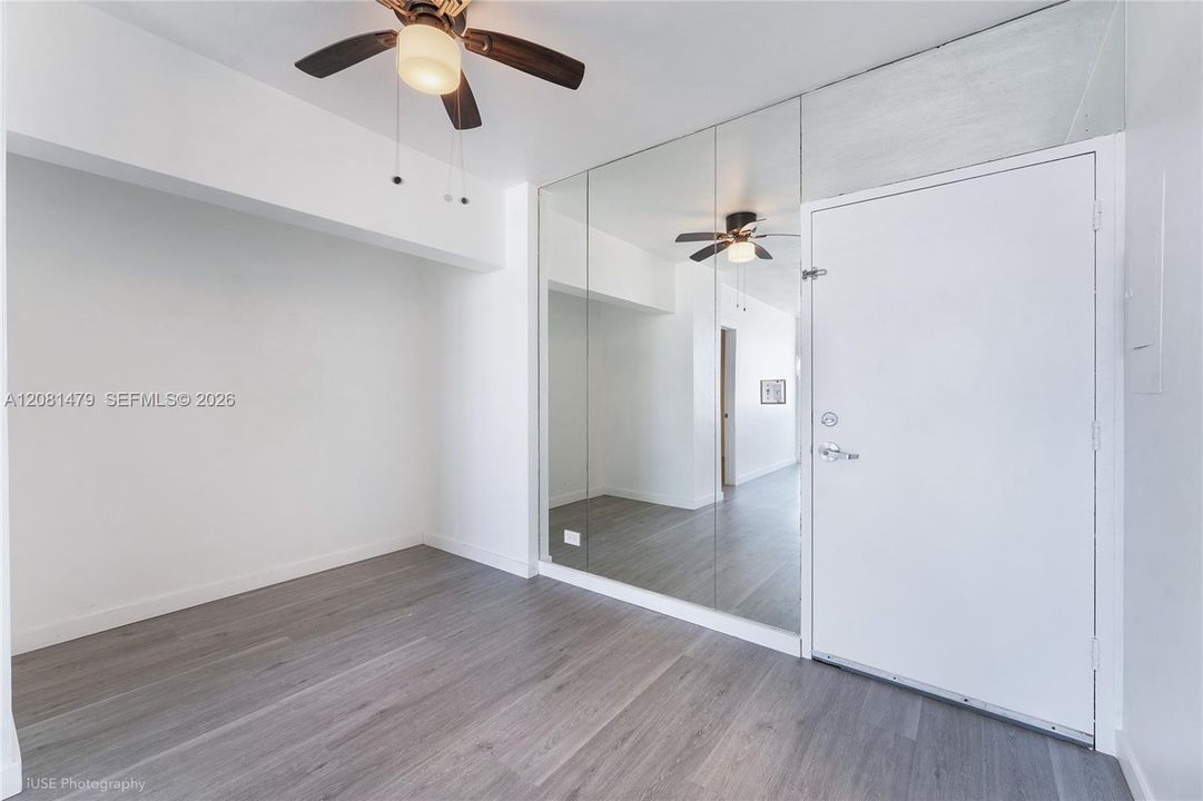 На продажу: $369,900 (2 спален, 2 ванн, 1207 Квадратных фут)