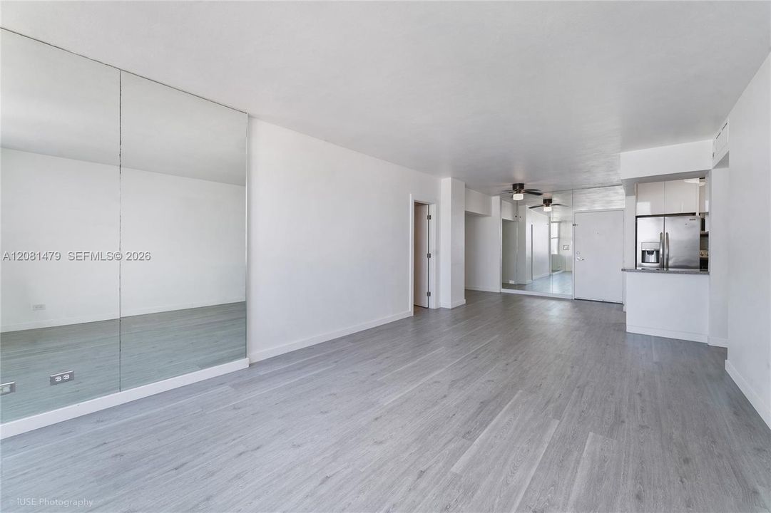 На продажу: $369,900 (2 спален, 2 ванн, 1207 Квадратных фут)