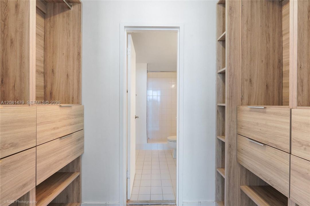 На продажу: $369,900 (2 спален, 2 ванн, 1207 Квадратных фут)