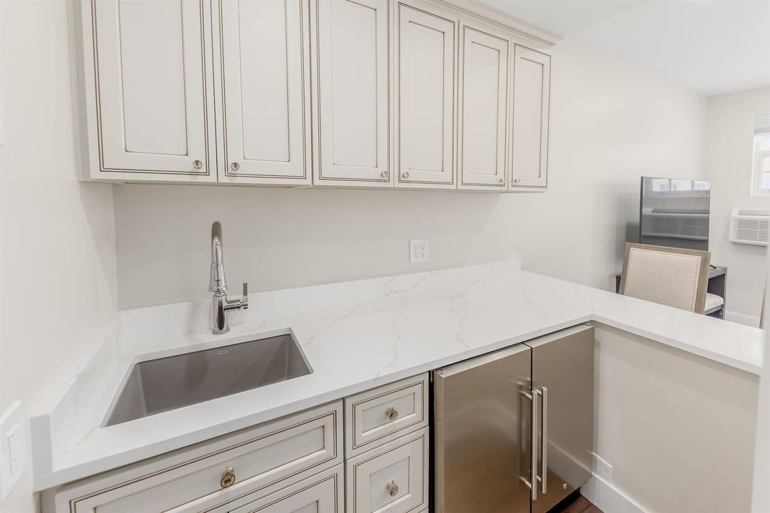 235 Sunrise Ave #2211, Palm Beach, FL 33