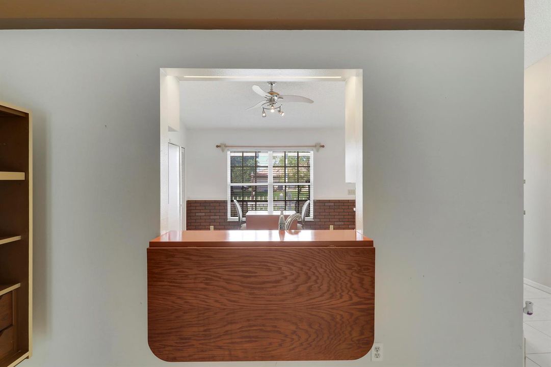 Kitchen-Living
