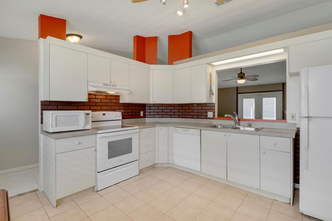 Kitchen 4
