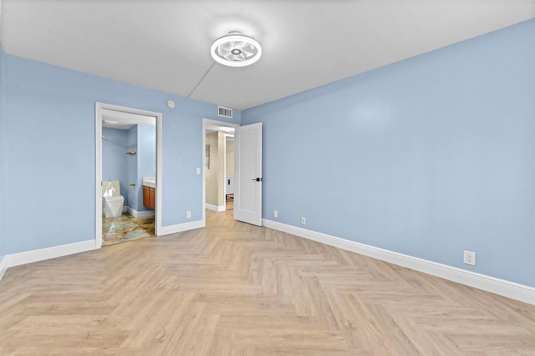 17 Bedroom 03