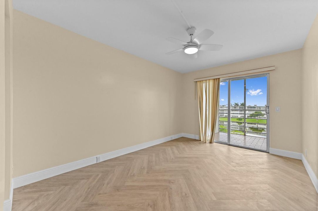 21 Bedroom 01