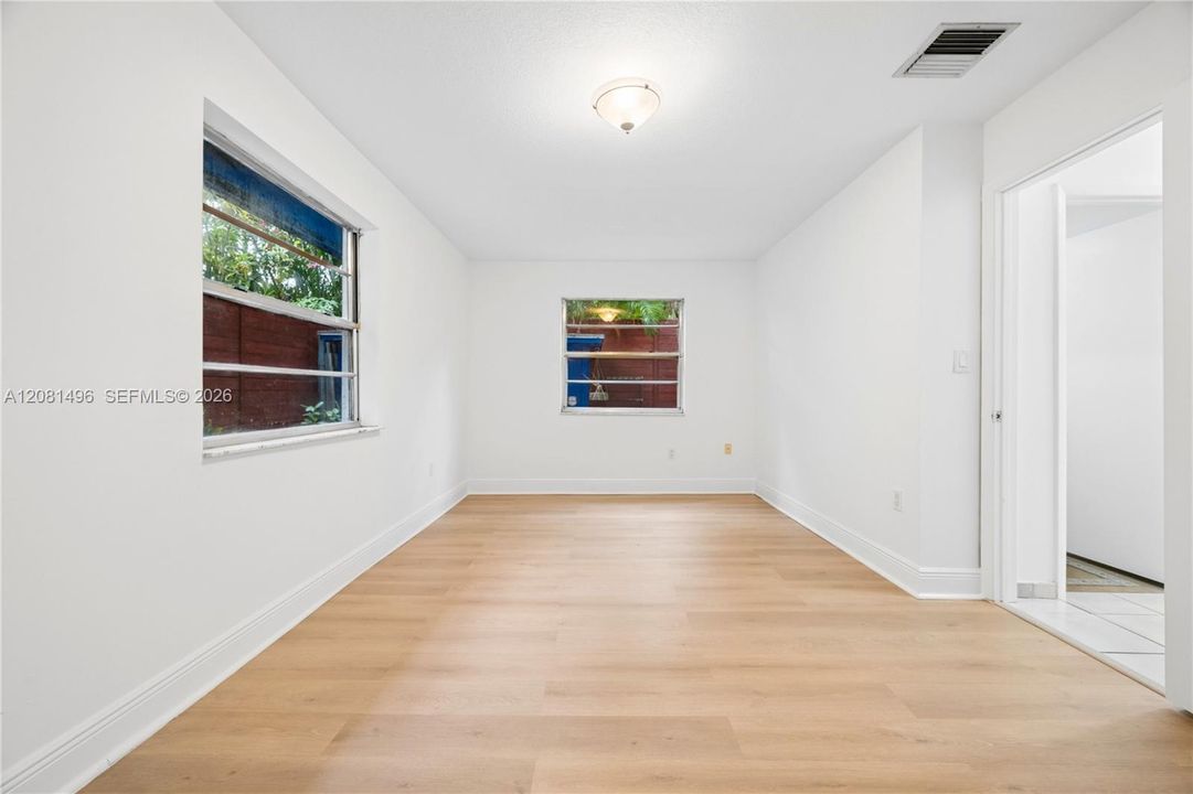 В аренду: $3,200 (2 спален, 1 ванн, 2260 Квадратных фут)