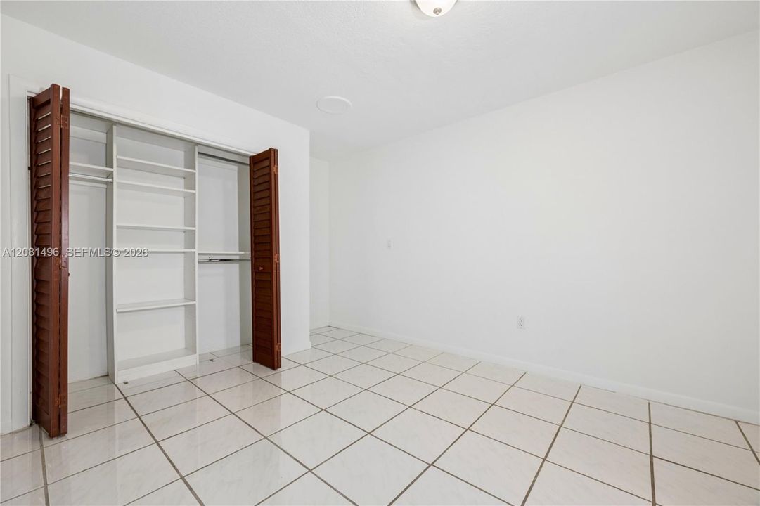 В аренду: $3,200 (2 спален, 1 ванн, 2260 Квадратных фут)