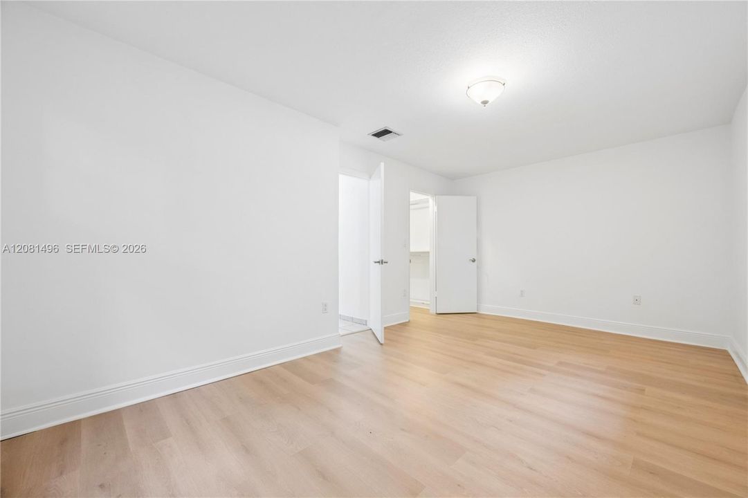 В аренду: $3,200 (2 спален, 1 ванн, 2260 Квадратных фут)